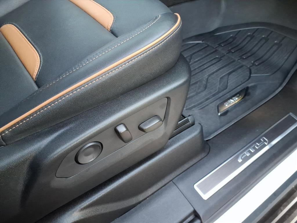 Used 2024 GMC Yukon AT4 w/ AT4 Premium Plus Package image 11