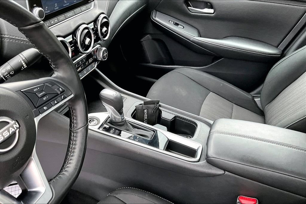 Used 2025 Nissan Sentra SV w/ All-Weather Package FWD image 16