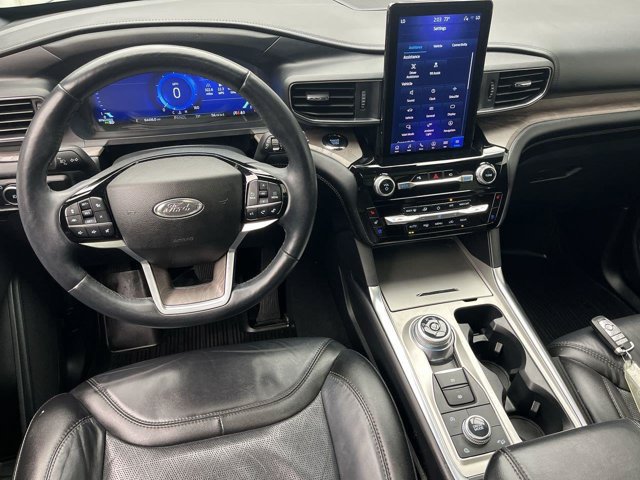 Certified 2023 Ford Explorer Platinum w/ Technology Package AWD/4WD image 17