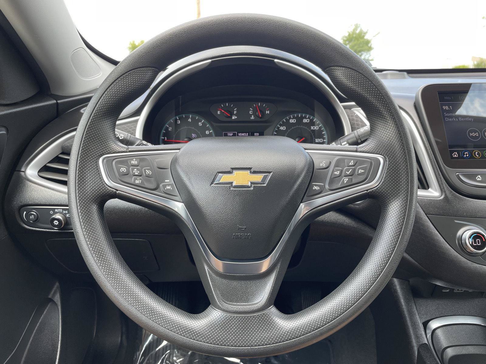 Used 2025 Chevrolet Malibu LT FWD image 12