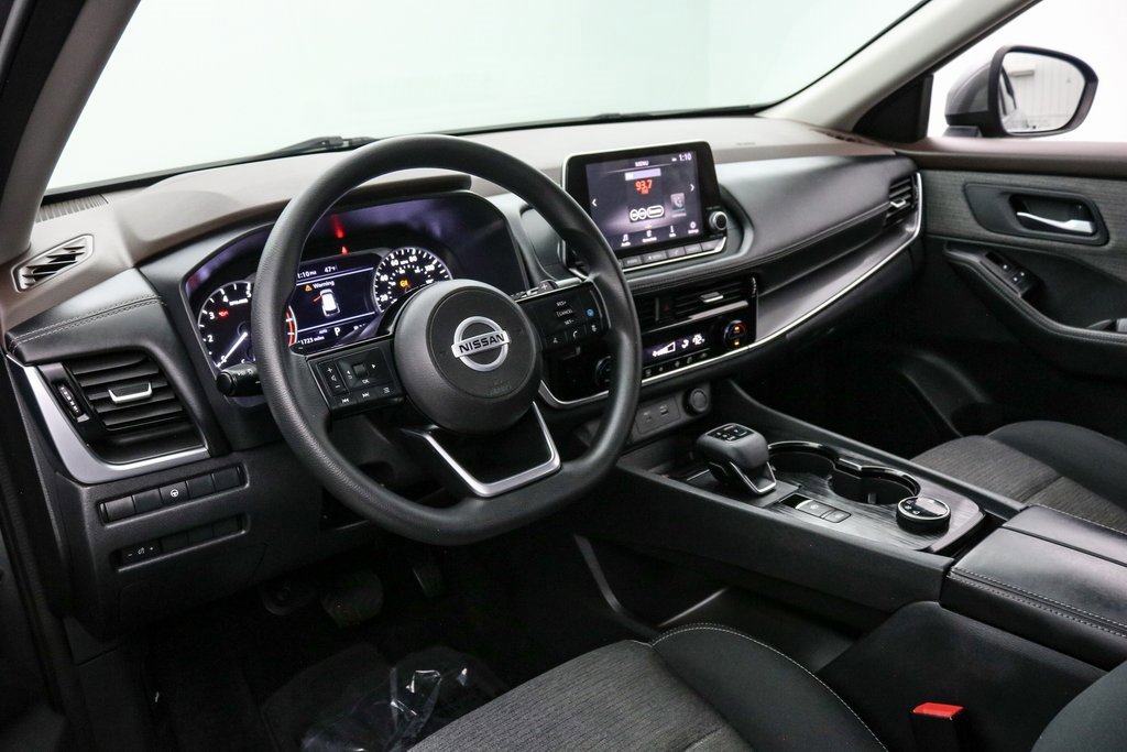 Used 2021 Nissan Rogue SV image 12