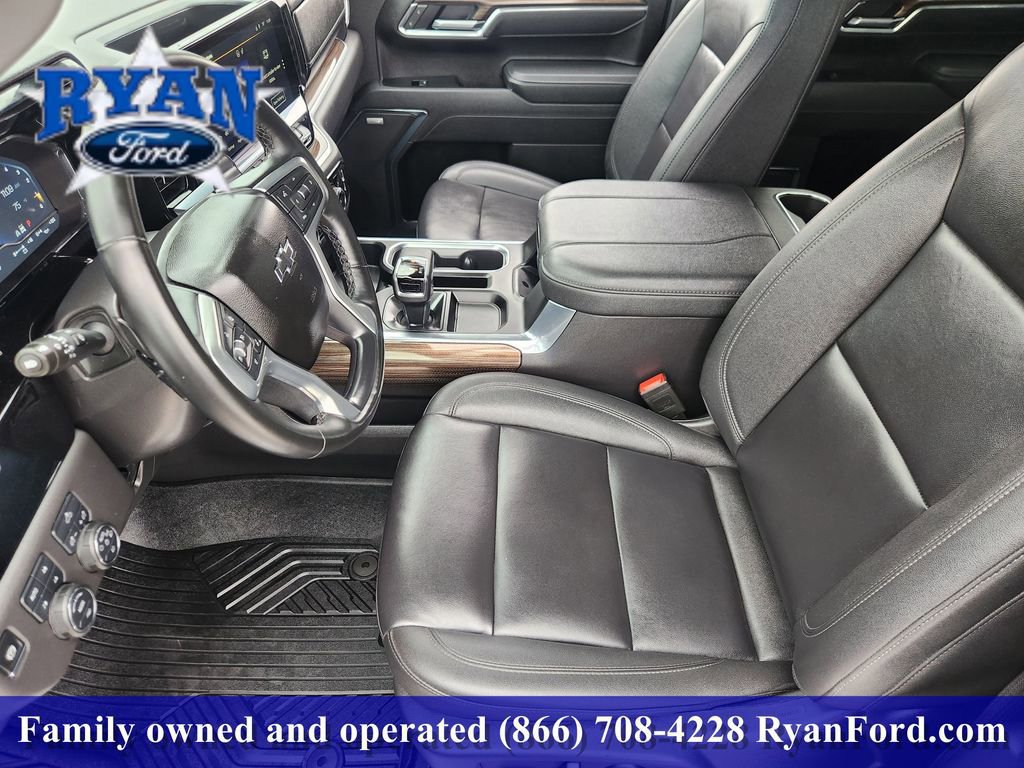 Used 2025 Chevrolet Silverado 1500 LT Trail Boss w/ Convenience Package II image 9