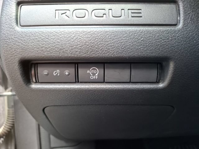 Used 2024 Nissan Rogue S FWD image 17