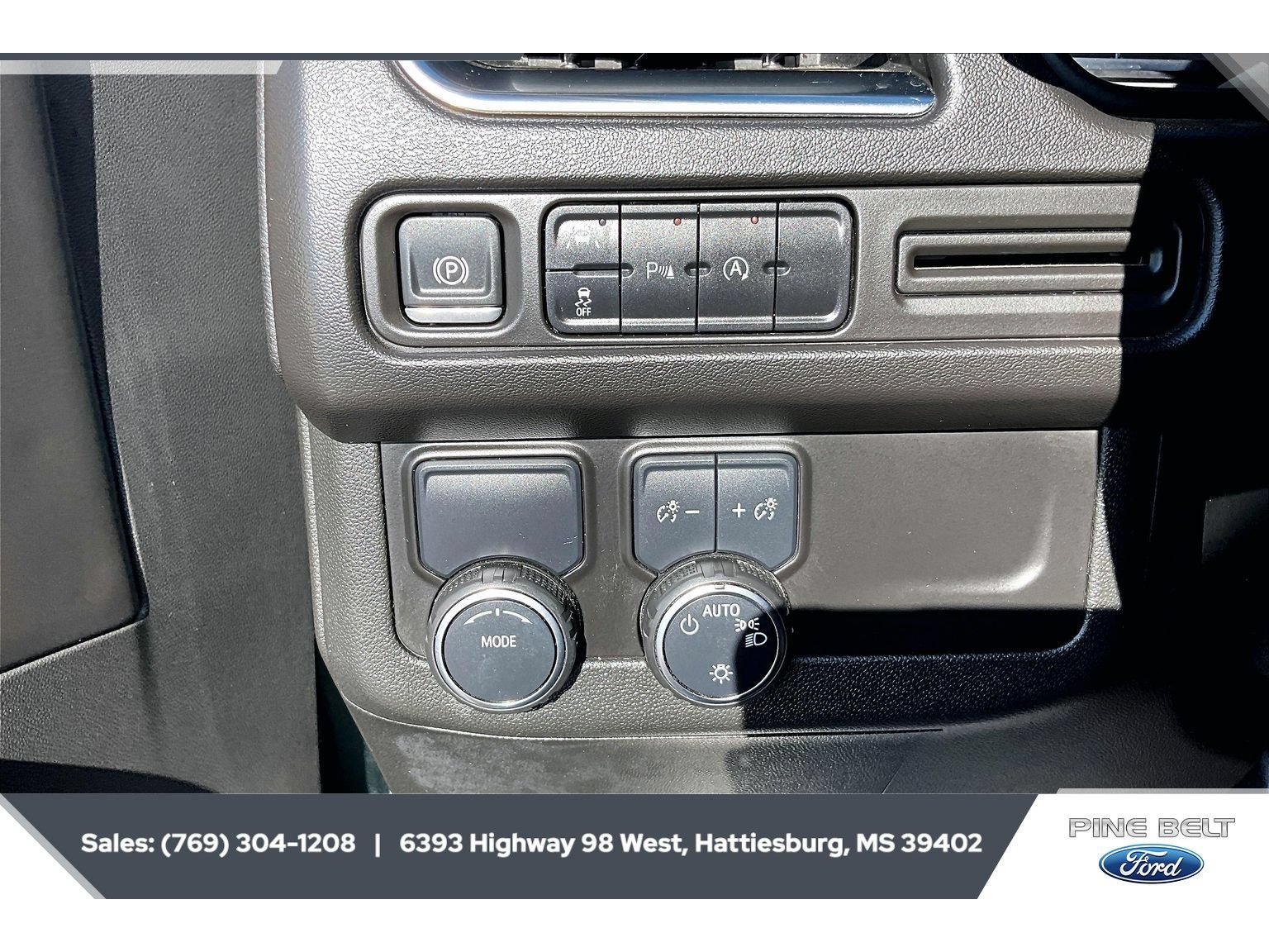 Used 2024 Chevrolet Tahoe LT RWD image 23