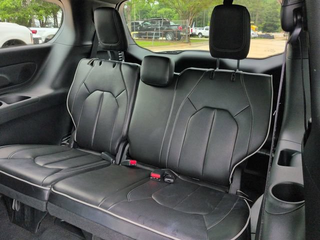 Used 2026 Chrysler Pacifica Limited FWD image 16