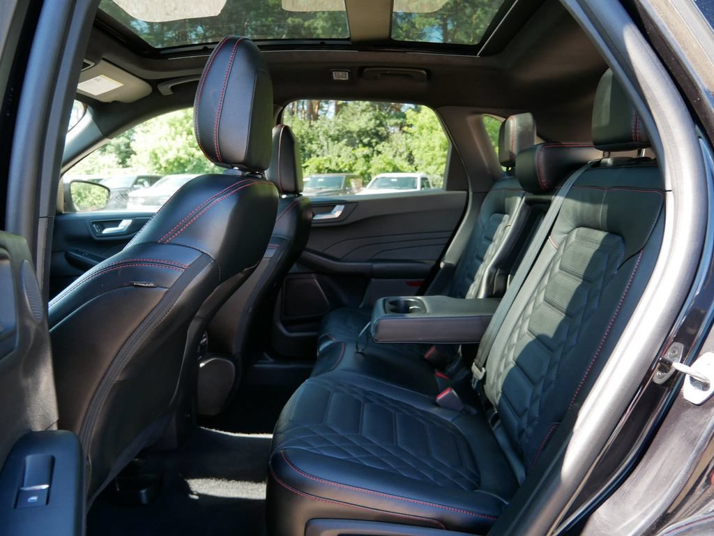 Certified 2023 Ford Escape ST-Line Elite w/ Premium Technology Package AWD/4WD image 11