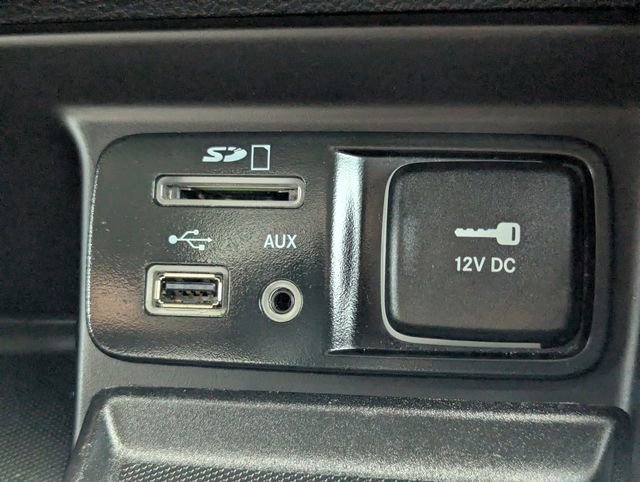 Used 2018 Jeep Cherokee Latitude Plus image 21