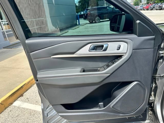 Certified 2025 Ford Explorer Active w/ Active Comfort Package AWD/4WD image 27