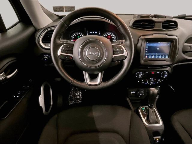 Used 2020 Jeep Renegade Latitude w/ Cold Weather Group AWD/4WD image 5