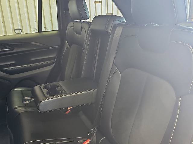 Used 2025 Jeep Grand Cherokee Altitude AWD/4WD image 14