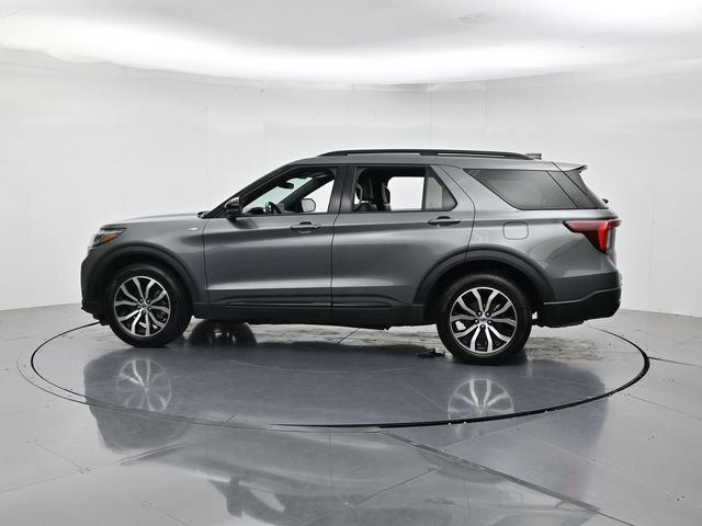 Certified 2025 Ford Explorer ST-Line AWD/4WD image 7