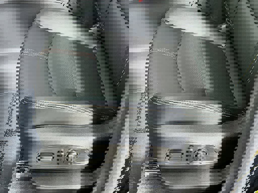 Used 2024 Chevrolet Equinox Premier image 31