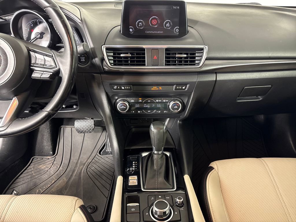 Used 2018 MAZDA MAZDA3 Grand Touring w/ Premium Equipment Package FWD image 28
