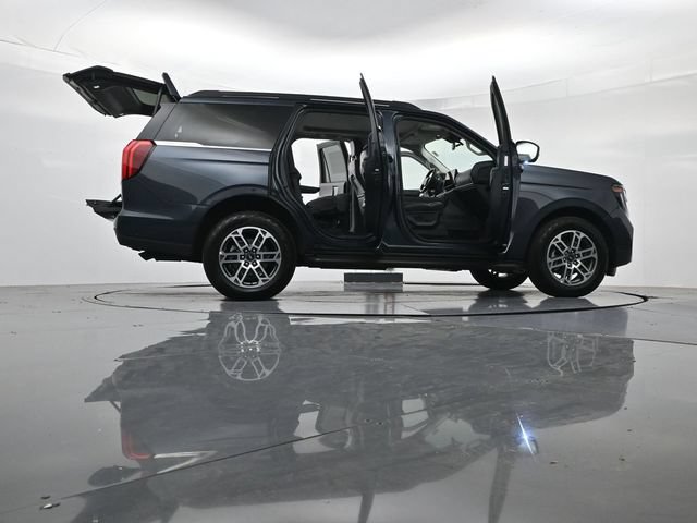 Certified 2025 Ford Expedition Active AWD/4WD image 57