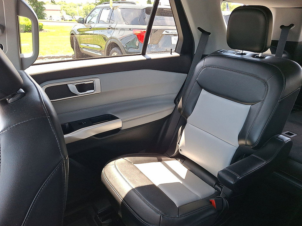 Certified 2023 Ford Explorer XLT w/ Equipment Group 202A AWD/4WD image 12