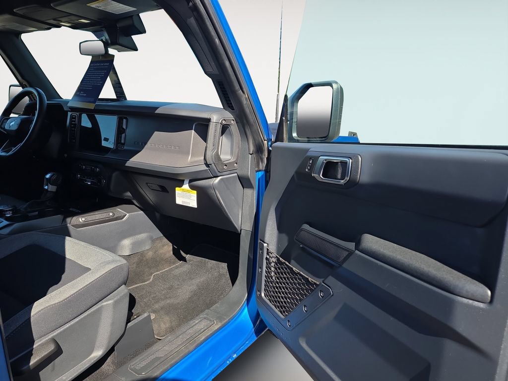 Certified 2025 Ford Bronco Big Bend w/ Black Appearance Package AWD/4WD image 9