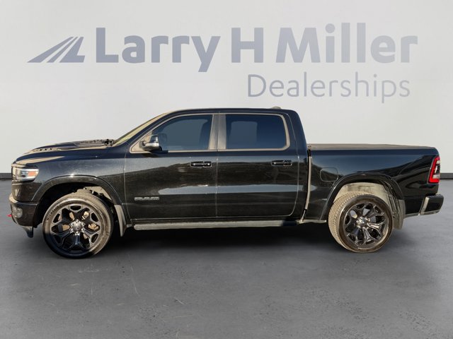 Used 2020 RAM 1500 Limited w/ Black Appearance Package AWD/4WD image 2