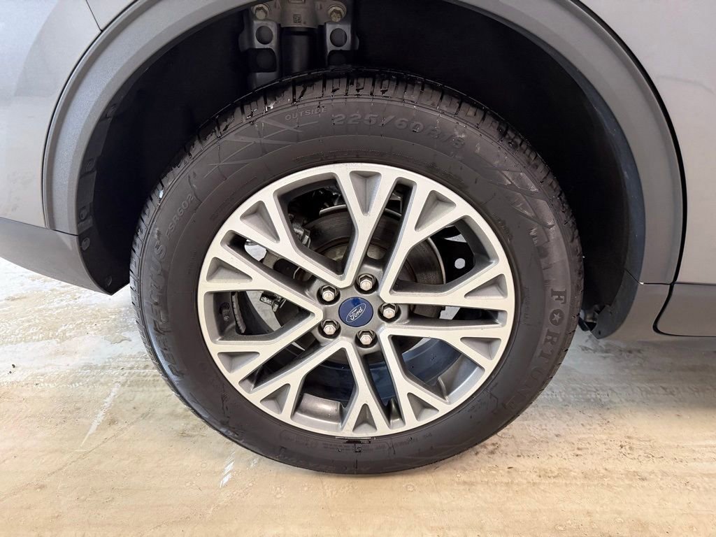 Certified 2022 Ford Escape SEL image 30