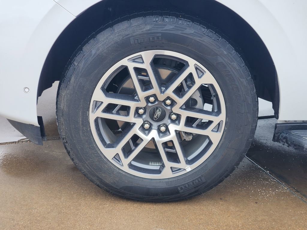Certified 2025 Ford Expedition Active AWD/4WD image 10
