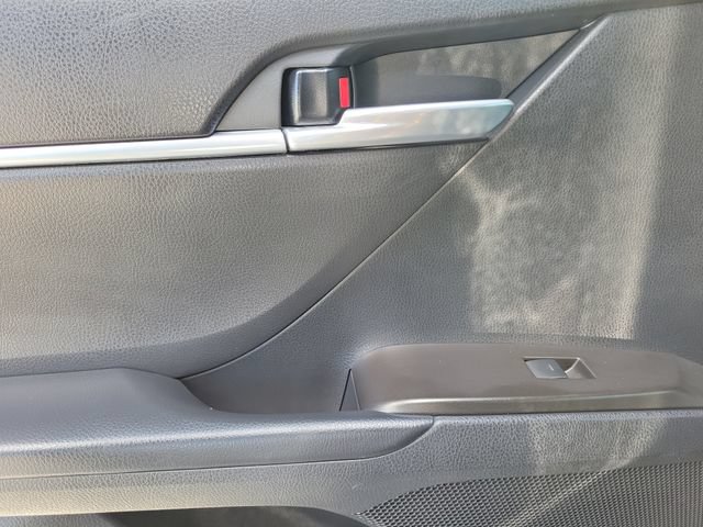 Used 2023 Toyota Camry SE FWD image 12