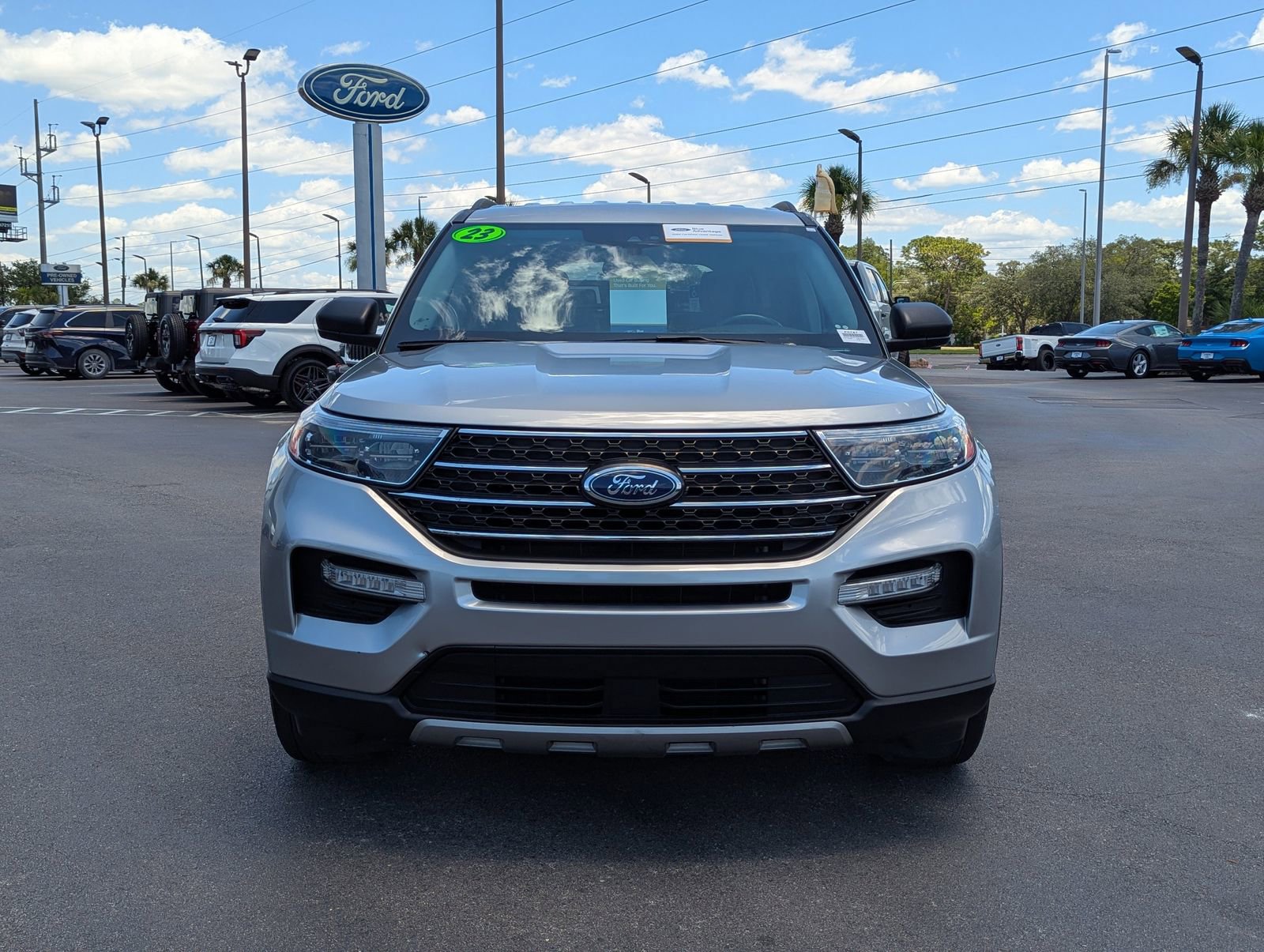Certified 2023 Ford Explorer XLT w/ Equipment Group 202A RWD image 9