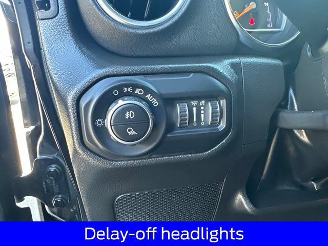 Used 2022 Jeep Gladiator Overland w/ Popular Equipment Package AWD/4WD image 18