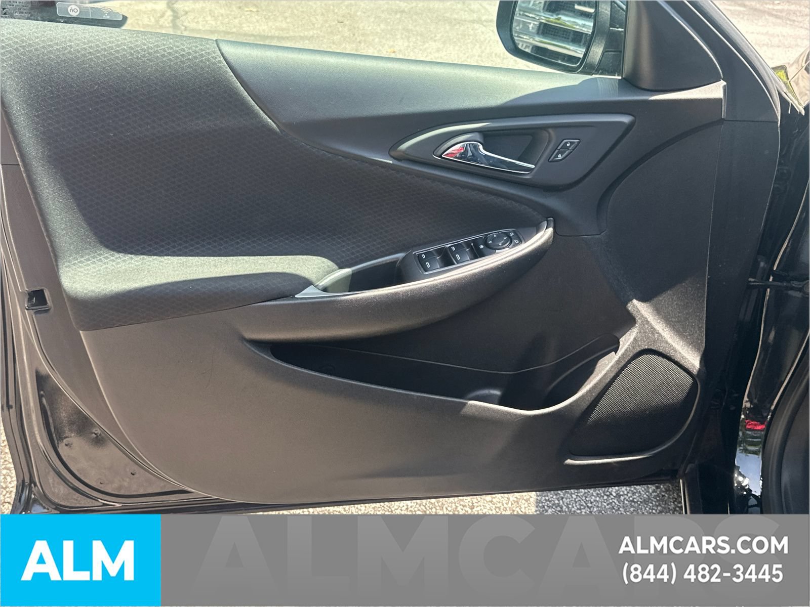 Used 2025 Chevrolet Malibu LT FWD image 11
