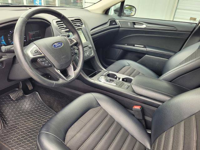 Certified 2018 Ford Fusion SE w/ Equipment Group 201A FWD image 11
