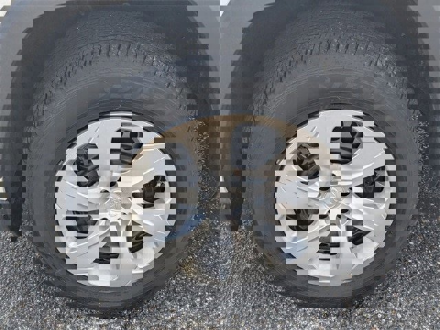 Used 2024 Toyota RAV4 LE image 9