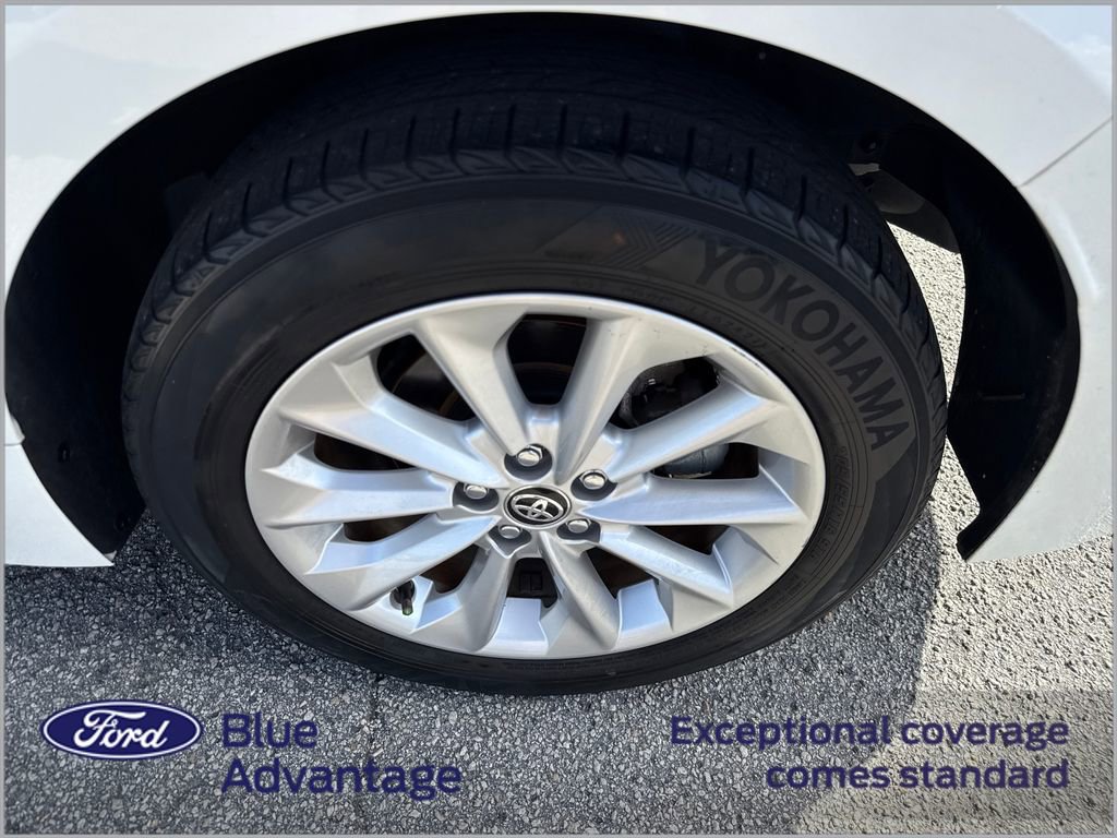 Used 2022 Toyota Corolla LE w/ LE Convenience Package image 12
