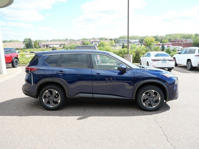 Used 2024 Nissan Rogue SV FWD image 4