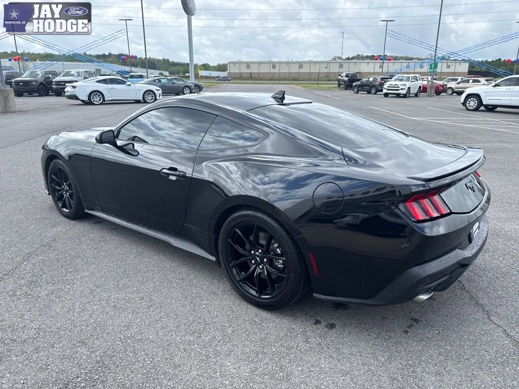 Certified 2025 Ford Mustang Coupe RWD image 4