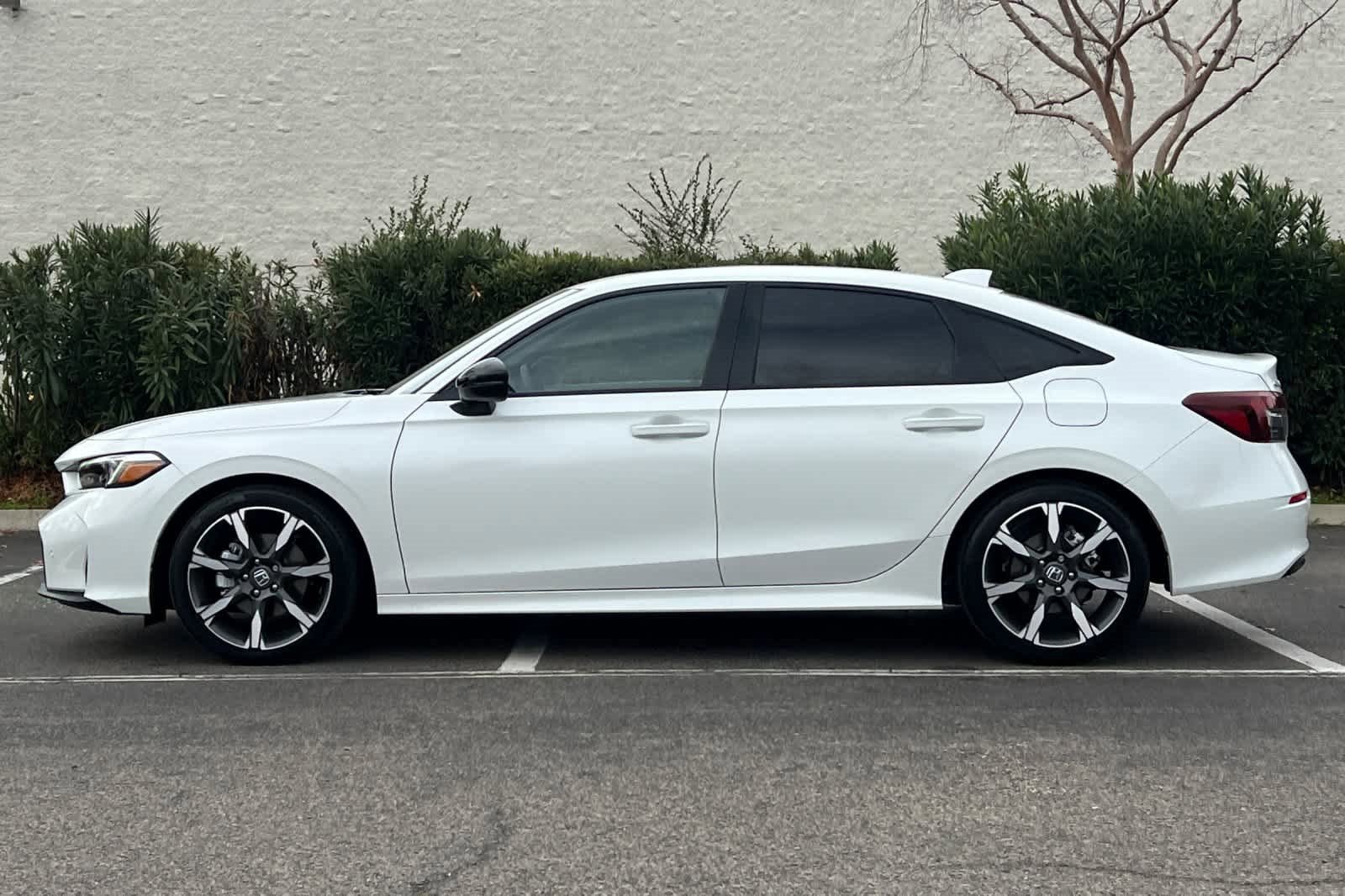 Used 2025 Honda Civic Sport image 2