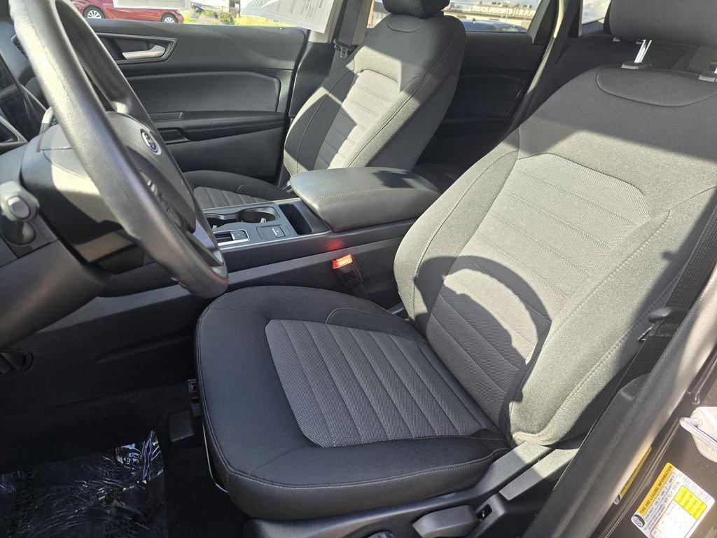 Certified 2024 Ford Edge SE w/ Black Appearance Package image 19