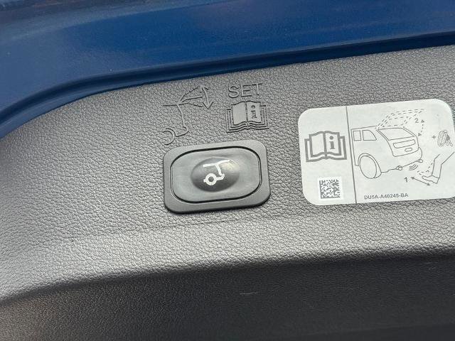 Certified 2019 Ford Escape Titanium AWD/4WD image 7