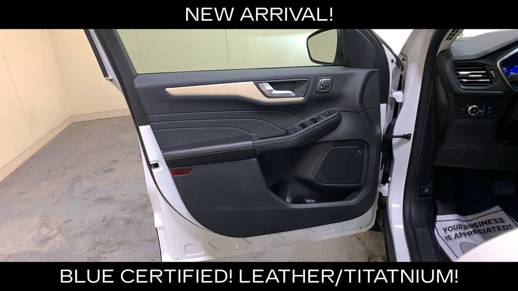 Certified 2022 Ford Escape Titanium w/ Titanium Elite Package AWD/4WD image 28