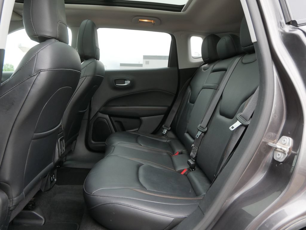 Used 2018 Jeep Compass Limited w/ Navigation Group AWD/4WD image 17