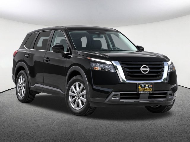 Used 2025 Nissan Pathfinder S w/ Cargo Package AWD/4WD image 2