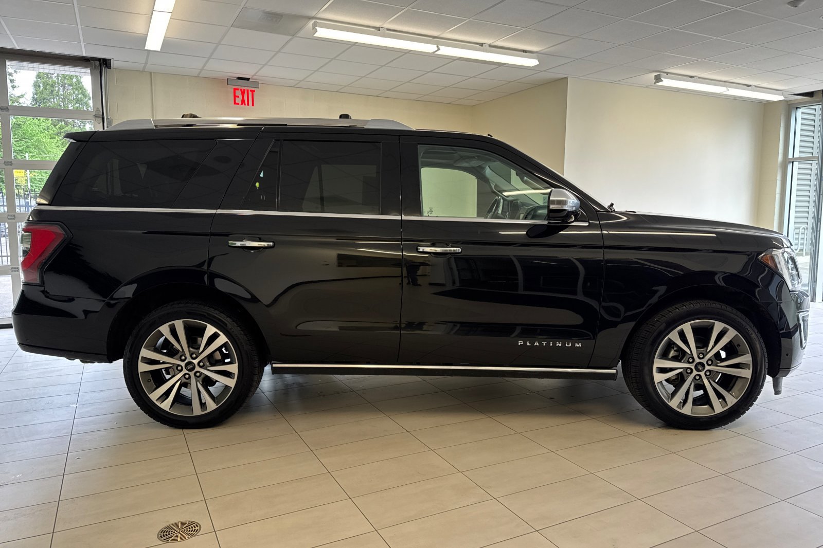 Certified 2020 Ford Expedition Platinum AWD/4WD image 3
