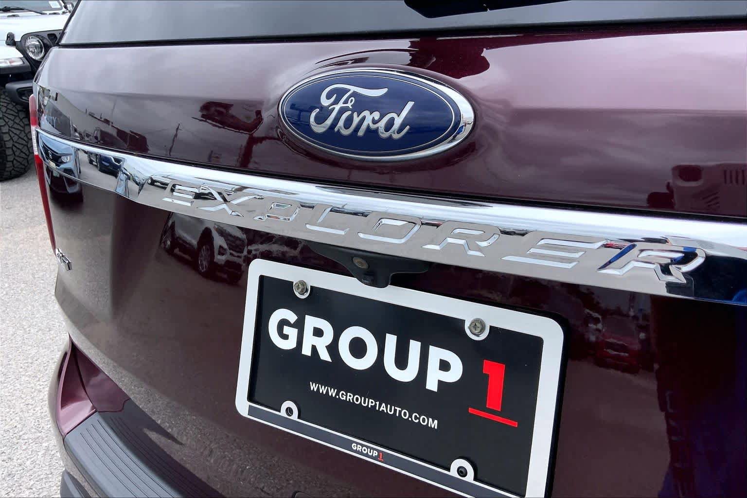 Certified 2019 Ford Explorer XLT w/ Equipment Group 202A FWD image 30