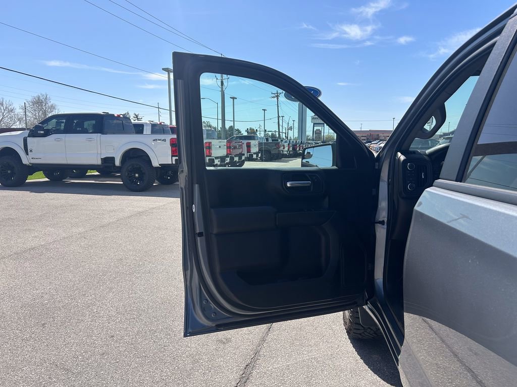 Used 2021 Chevrolet Silverado 1500 Custom Trail Boss image 12