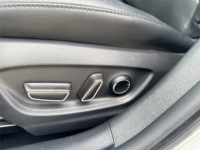 Used 2017 Toyota Prius Four image 19