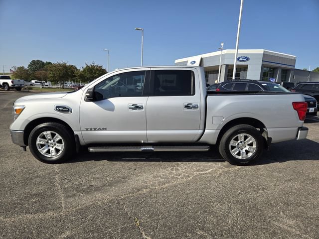 Used 2017 Nissan Titan SV RWD image 4