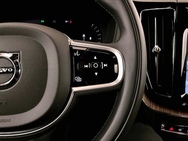 Used 2022 Volvo XC60 B6 Inscription AWD/4WD image 18