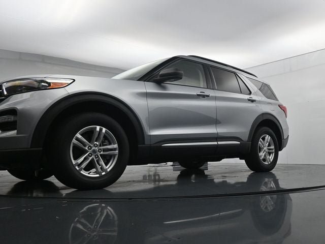 Certified 2022 Ford Explorer XLT w/ Equipment Group 202A AWD/4WD image 39