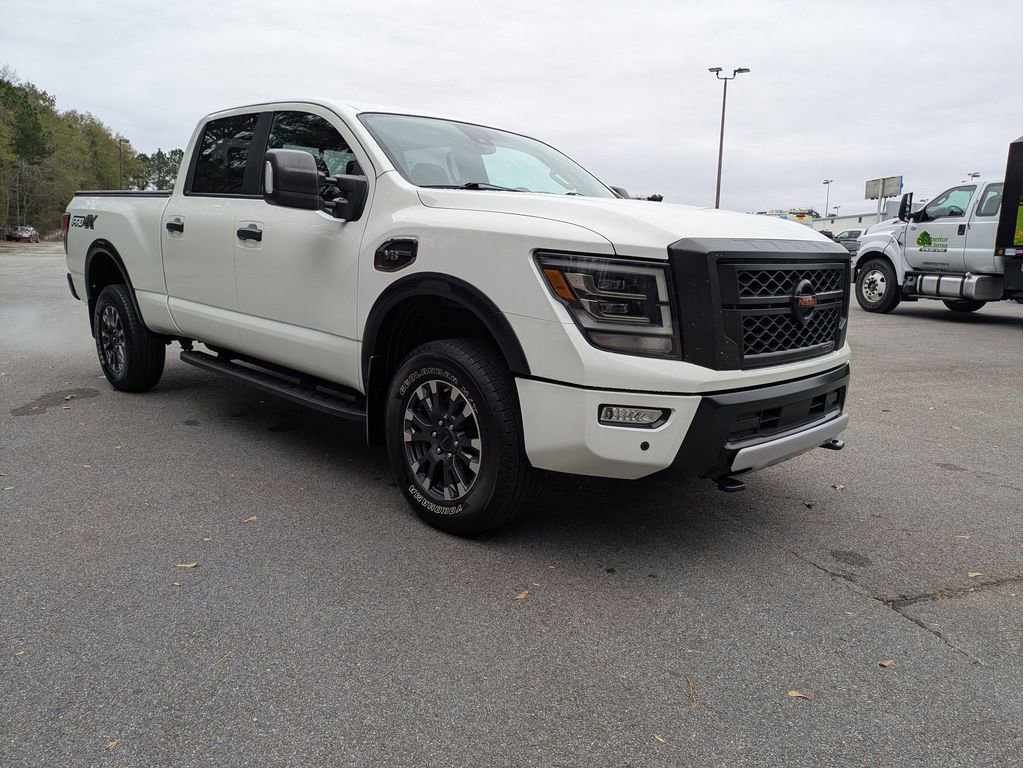 Used 2022 Nissan Titan PRO-4X image 4
