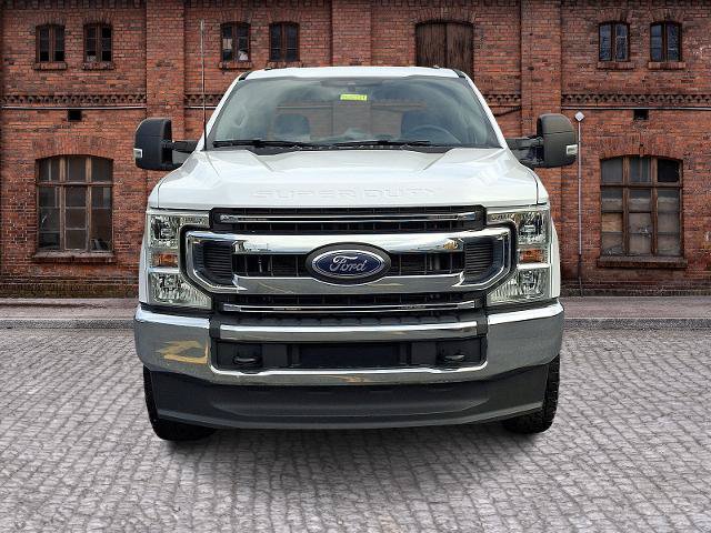 Certified 2022 Ford F250 XLT AWD/4WD image 2