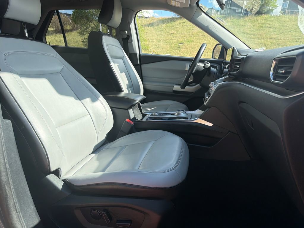 Certified 2021 Ford Explorer XLT w/ Equipment Group 202A AWD/4WD image 38