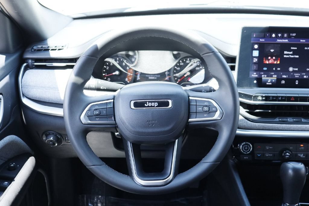 Used 2024 Jeep Compass Latitude AWD/4WD image 19