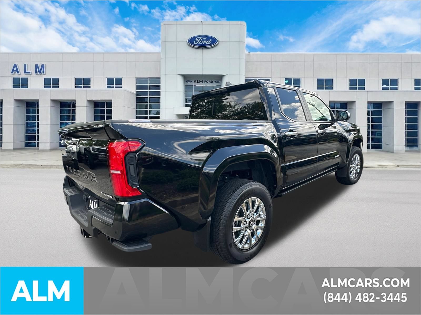 Used 2024 Toyota Tacoma Limited AWD/4WD image 5